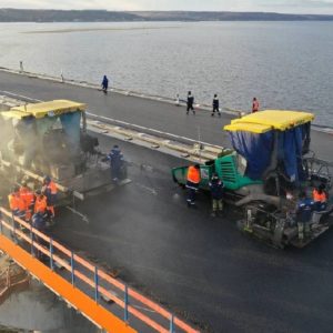 На мосту через Волгу на трассе М-12 полностью уложили асфальт