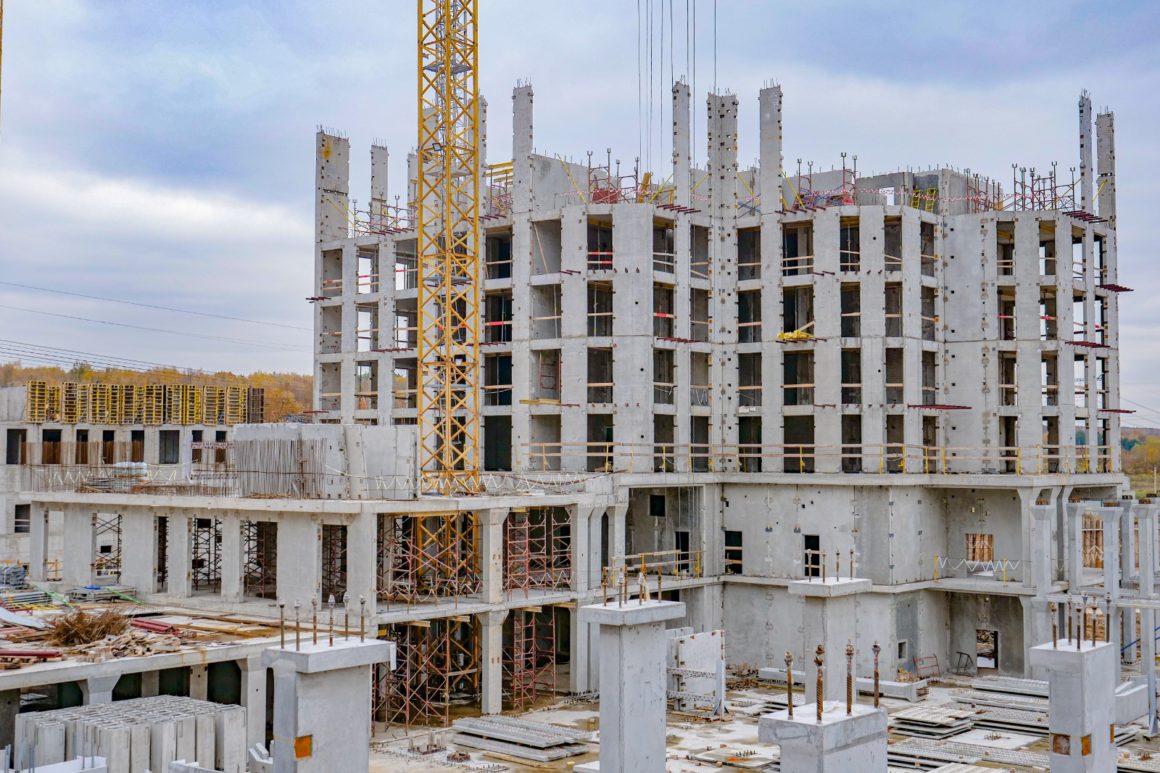 На строительстве детского сада в московском ЖК «Новая Звезда» началось возведение наземной части объекта